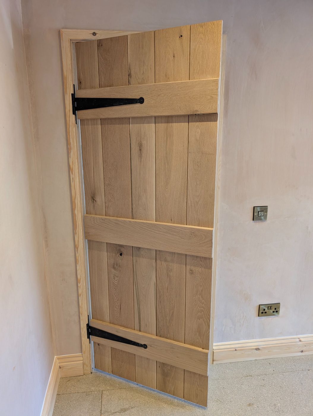 Bespoke oak ledged door